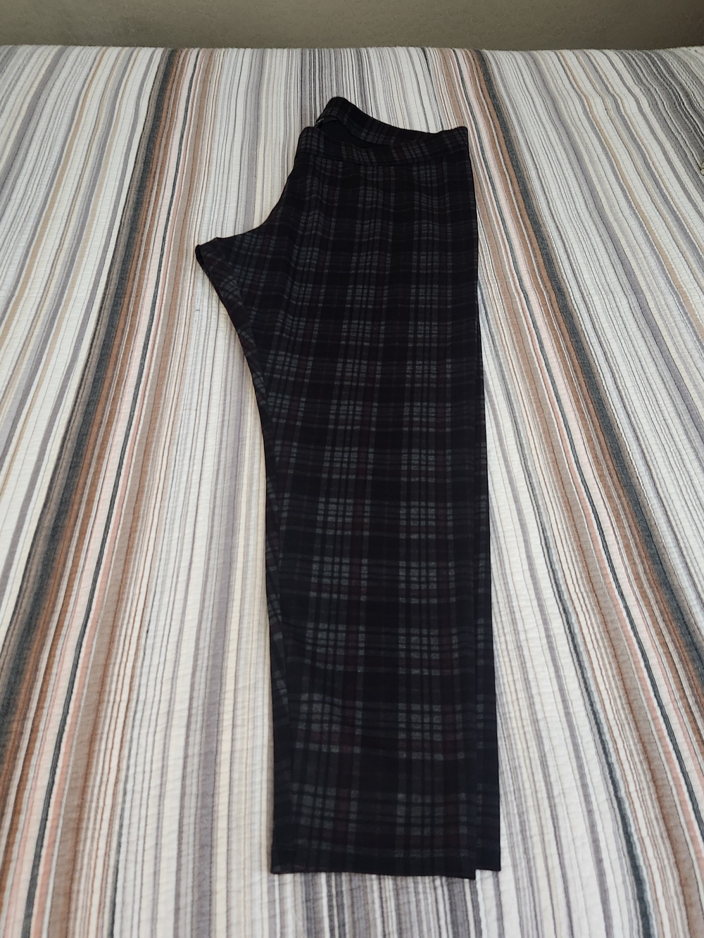 Simply Vera Vera Wang Black and Gray Plaid Skinny Pants - Picture 3 of 6